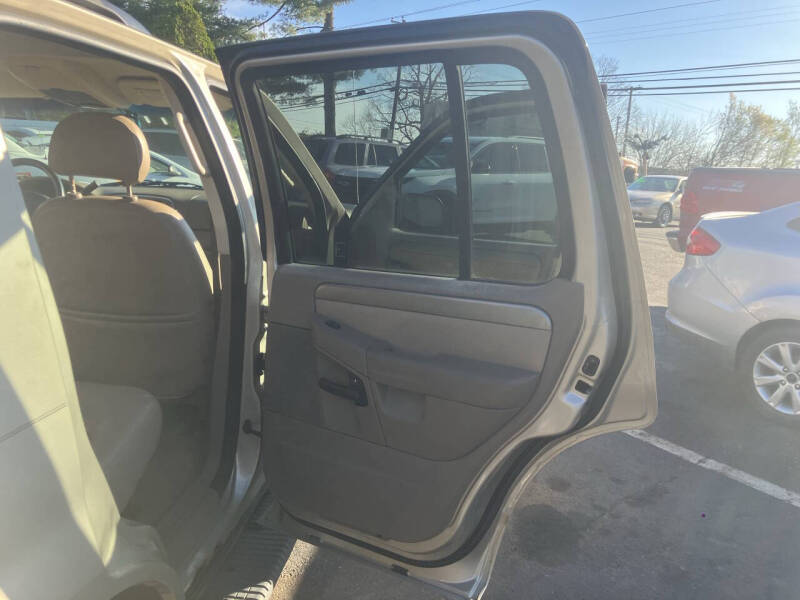 2004 Ford Explorer XLT