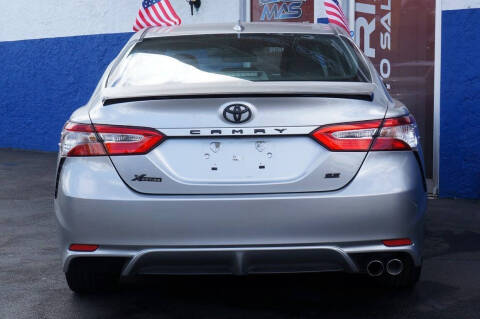 2020 Toyota Camry SE Nightshade