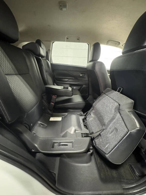 2015 Mitsubishi Outlander SE