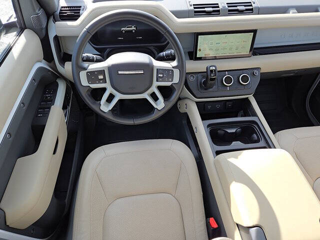 2024 Land Rover Defender 110 P300 S