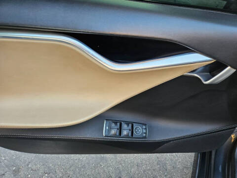 2016 Tesla Model S 90D