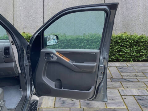 2006 Nissan Pathfinder LE