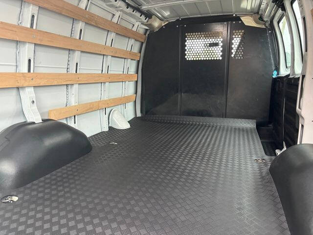 2022 GMC Savana 2500