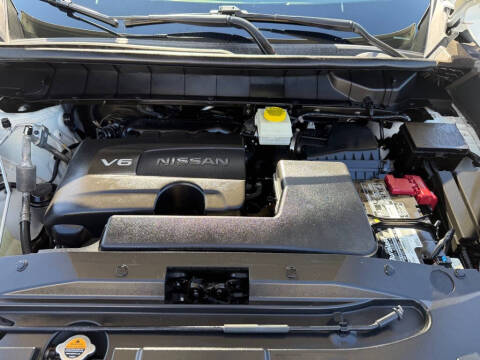 2022 Nissan Pathfinder SV