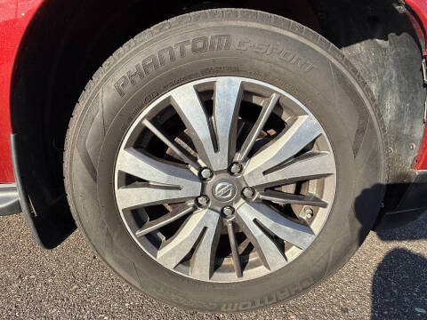 2017 Nissan Pathfinder SV