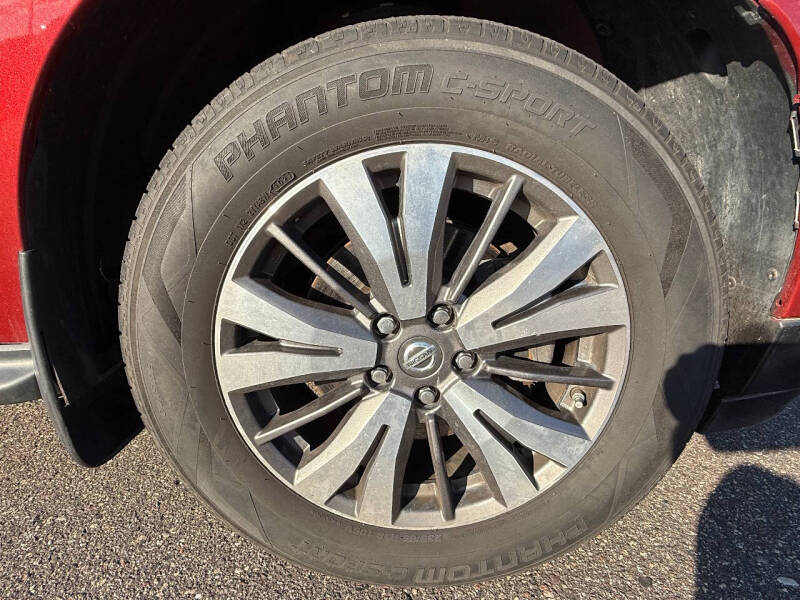 2017 Nissan Pathfinder SV