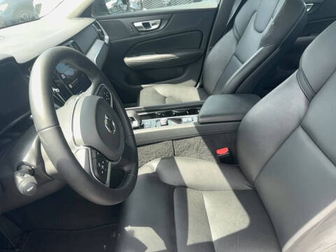 2025 Volvo S60 B5 Core