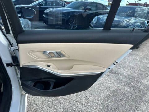 2022 BMW 3 Series 330e