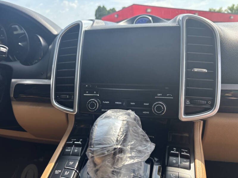 2018 Porsche Cayenne Platinum Edition