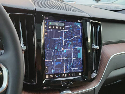 2023 Volvo XC60 Recharge T8 Ultimate Dark Theme