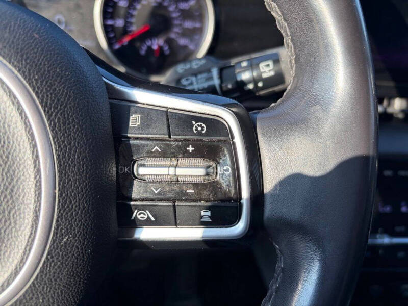 2023 Kia Carnival EX