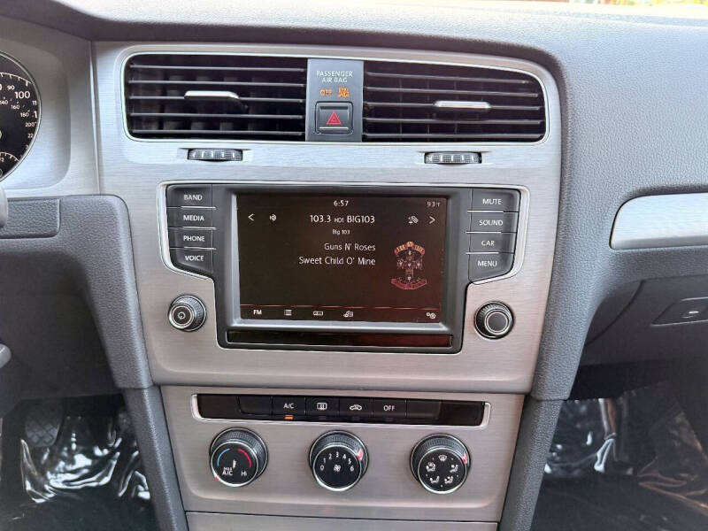 2016 Volkswagen Golf TSI S