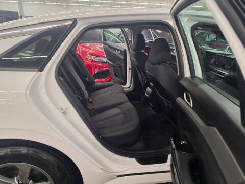 2023 Kia K5 LXS