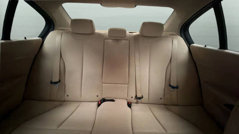 2015 BMW 3 Series 320i