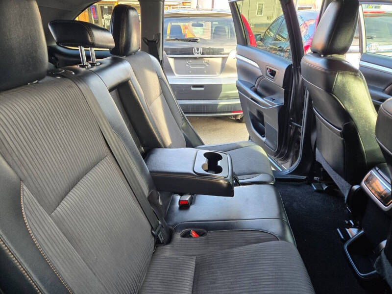 2018 Toyota Highlander LE