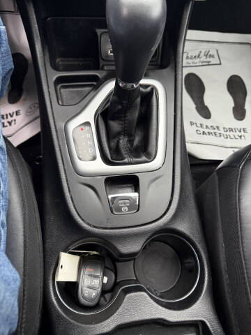 2017 Jeep Cherokee Overland