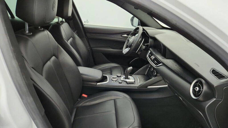 2022 Alfa Romeo Stelvio Sprint