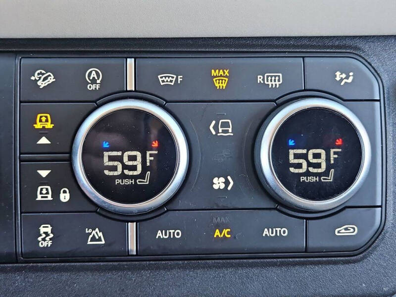 2020 Land Rover Defender 110 SE