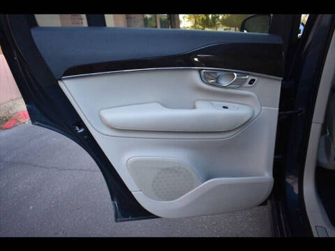 2018 Volvo XC90 T6 Momentum