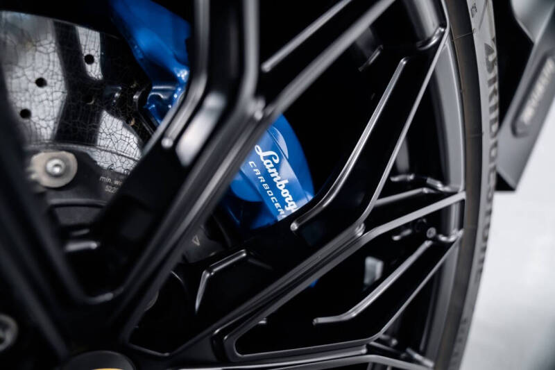 2025 Lamborghini Revuelto