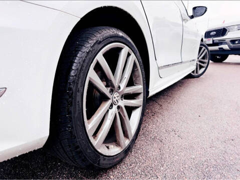2017 Volkswagen Passat 1.8T R-Line