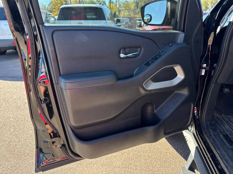 2022 Nissan Frontier SV