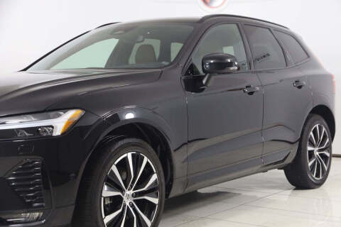 2023 Volvo XC60 B5 Plus Dark Theme