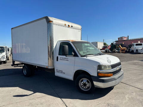 2006 Chevrolet Express for sale at Ray and Bob's Truck & Trailer Sales LLC in Phoenix AZ