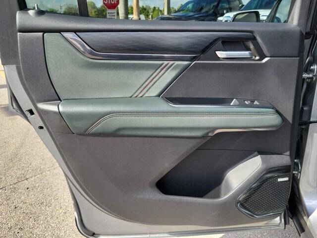 2024 GMC Acadia AT4