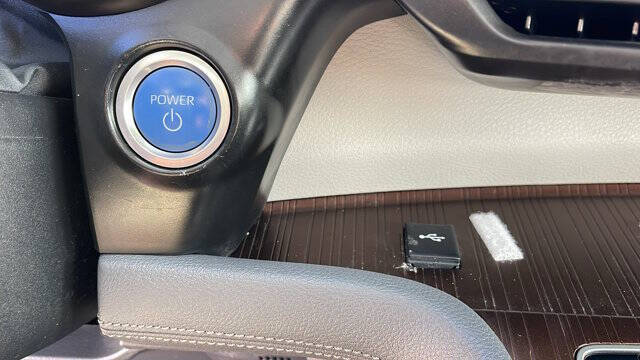 2022 Toyota Sienna LE 8-Passenger