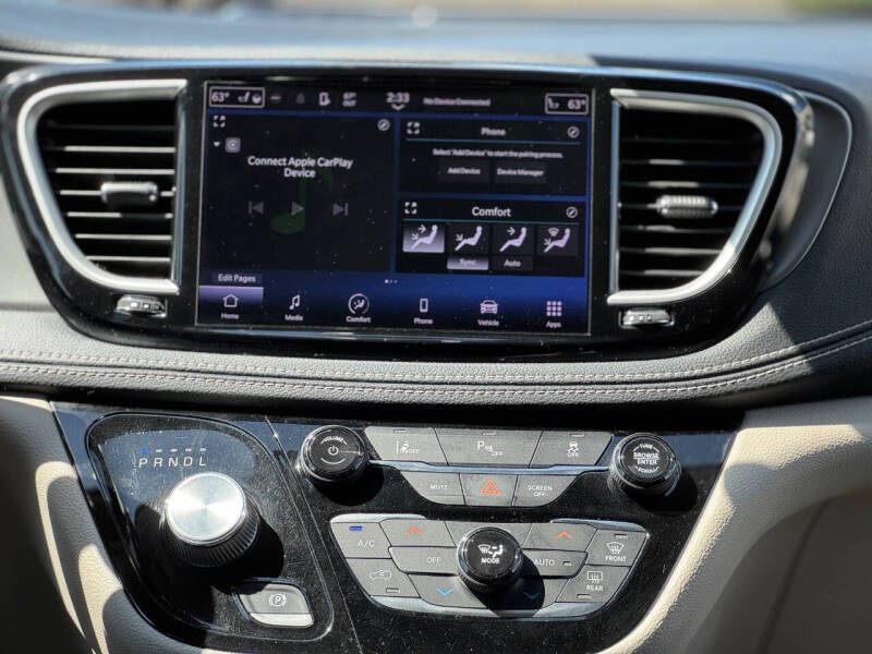 2022 Chrysler Pacifica Hybrid Touring L