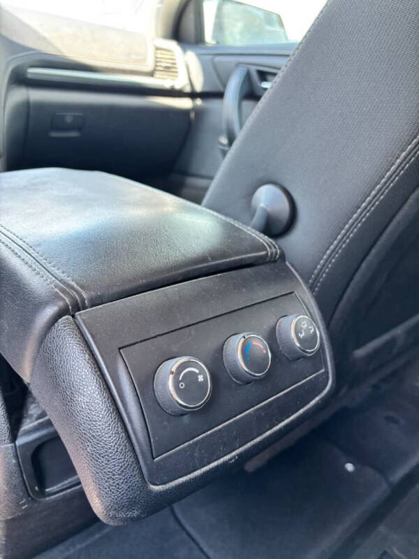 2013 GMC Acadia SLE-2