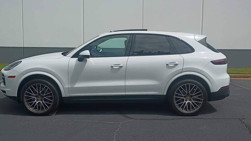 2023 Porsche Cayenne Platinum Edition