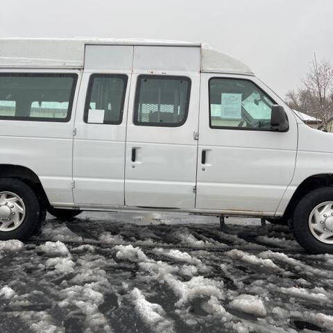 2013 Ford E-Series E-350 SD