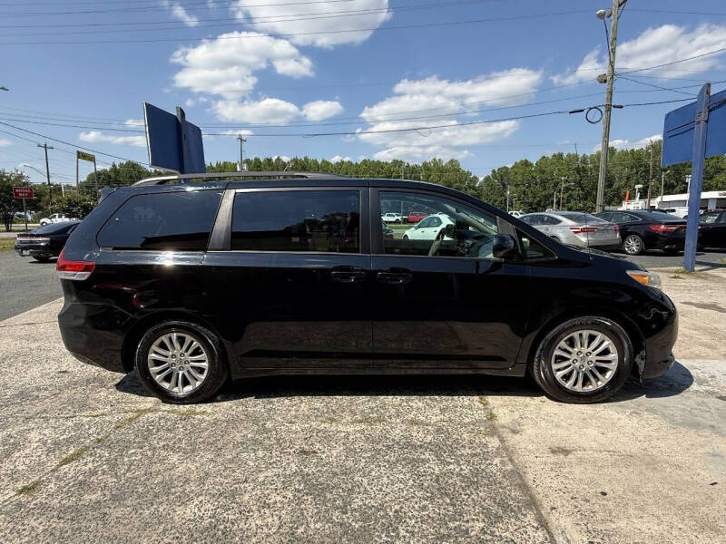 2012 Toyota Sienna XLE 8-Passenger