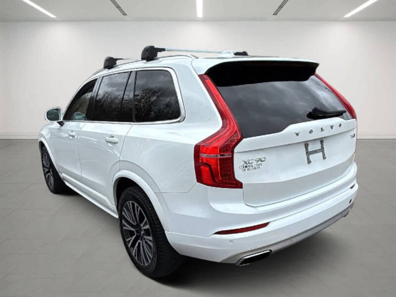 2020 Volvo XC90 T6 Momentum 6-Passenger