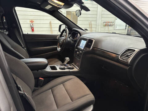 2019 Jeep Grand Cherokee Laredo