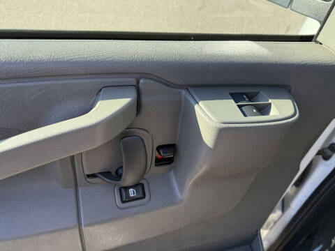 2017 Chevrolet Express LS 2500