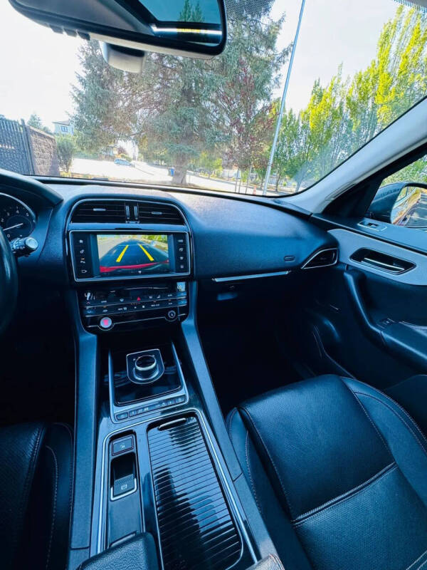 2018 Jaguar F-PACE 25t Prestige