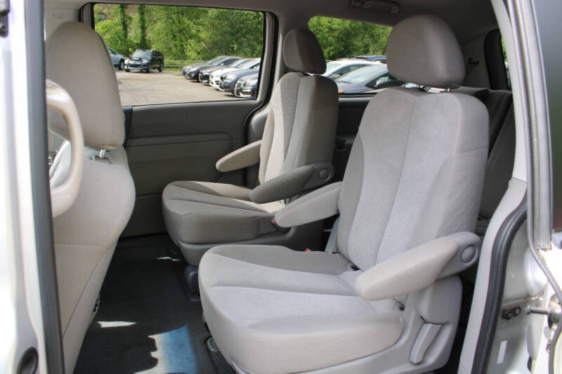 2012 Kia Sedona LX