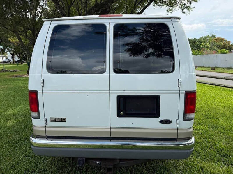 2000 Ford E-Series