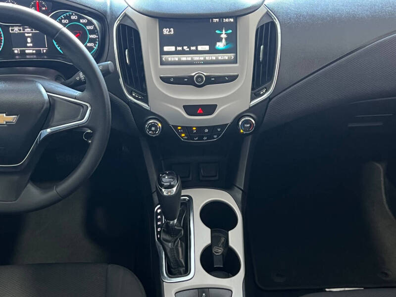 2017 Chevrolet Cruze LS Auto