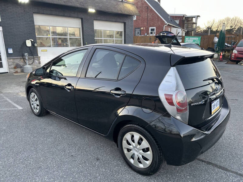 2013 Toyota Prius c Two