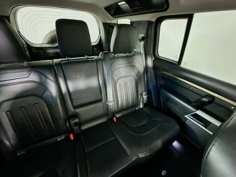 2020 Land Rover Defender 110 SE
