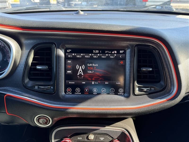 2017 Dodge Challenger SXT