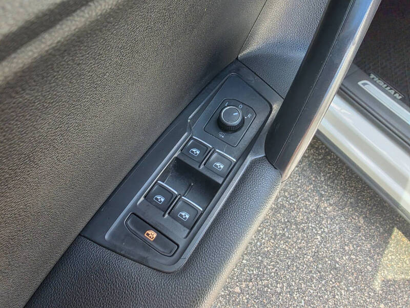 2021 Volkswagen Tiguan SE R-Line Black