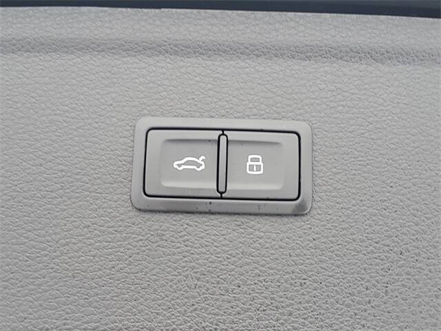 2023 Audi Q5 quattro Premium 40 TFSI