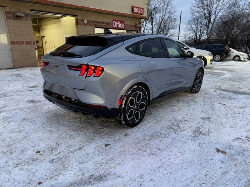 2022 Ford Mustang Mach-E GT AWD photo 6