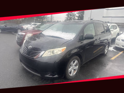 2017 Toyota Sienna LE 8-Passenger