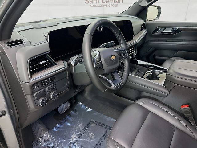 2025 Chevrolet Suburban LT